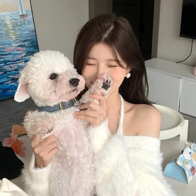 想踢沉迷男的女人